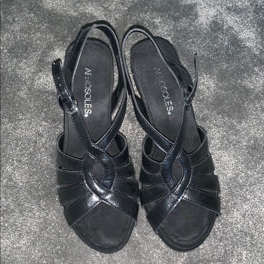 Black strap wedges